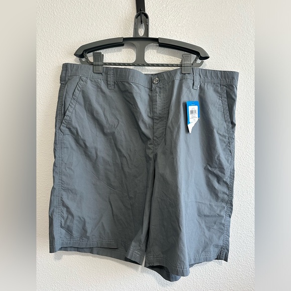 Columbia‎ Men's Washed Out™ Shorts Size 42 Regular 10” Inseam NWT Gray Chino - Picture 1 of 8
